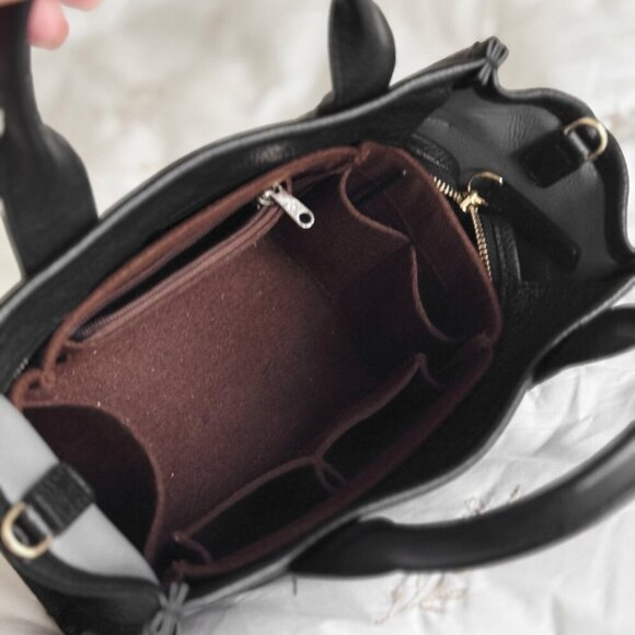 Marc Jacobs The Small Leather Tote Bag w an Extra strap - Picture 14 of 15